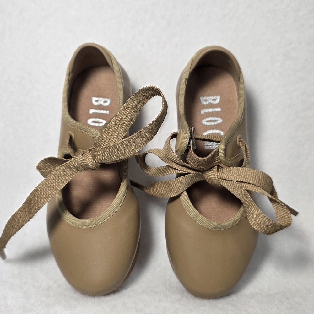 Dance Shoes BLOCH Girl's Tap Shoes Size 6 Tan Color EUC